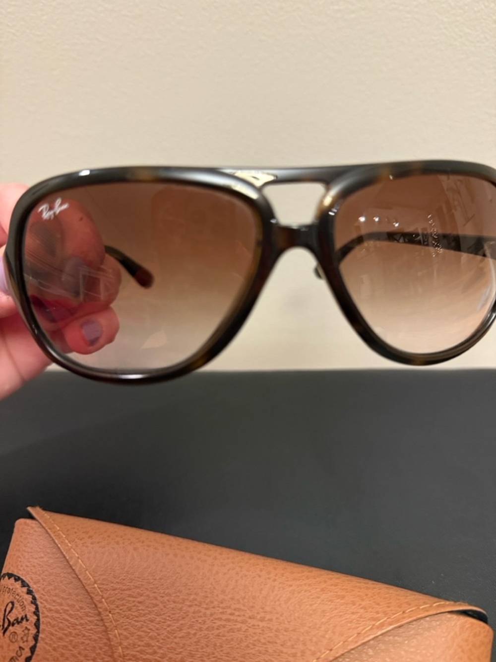 Used Ray-Ban Women's Brown Gradient Aviator Sunglasses Ray-Ban RB4162 - Picture 2 of 8